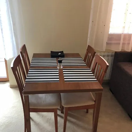 Apartman J 102 *
